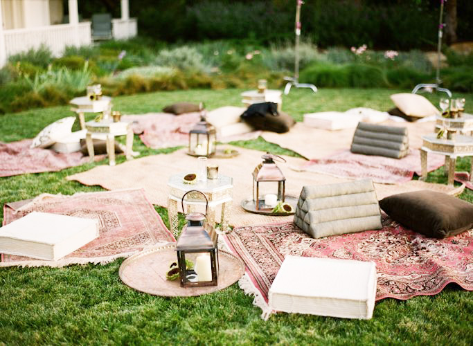 Hampers, Blankets And Plenty Of Vino: A Guide To Picnic Hosting With
